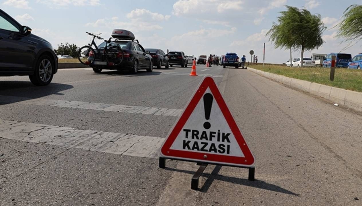 elektrikli bisikletin devrildi 3 kisi yaralandi CJ3BSj6S