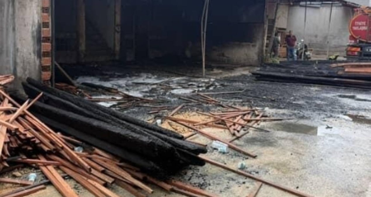 inegolde mobilya imalathanesinde yangin is yeri kullanilamaz hale geldi YxzdNwKI