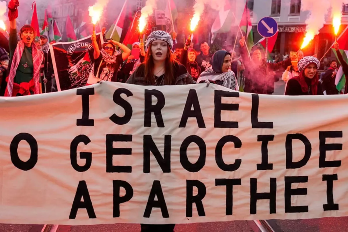 binler sokaga indi norvecten israil maci oncesi filistine destek yuruyusu JHeHrF5e