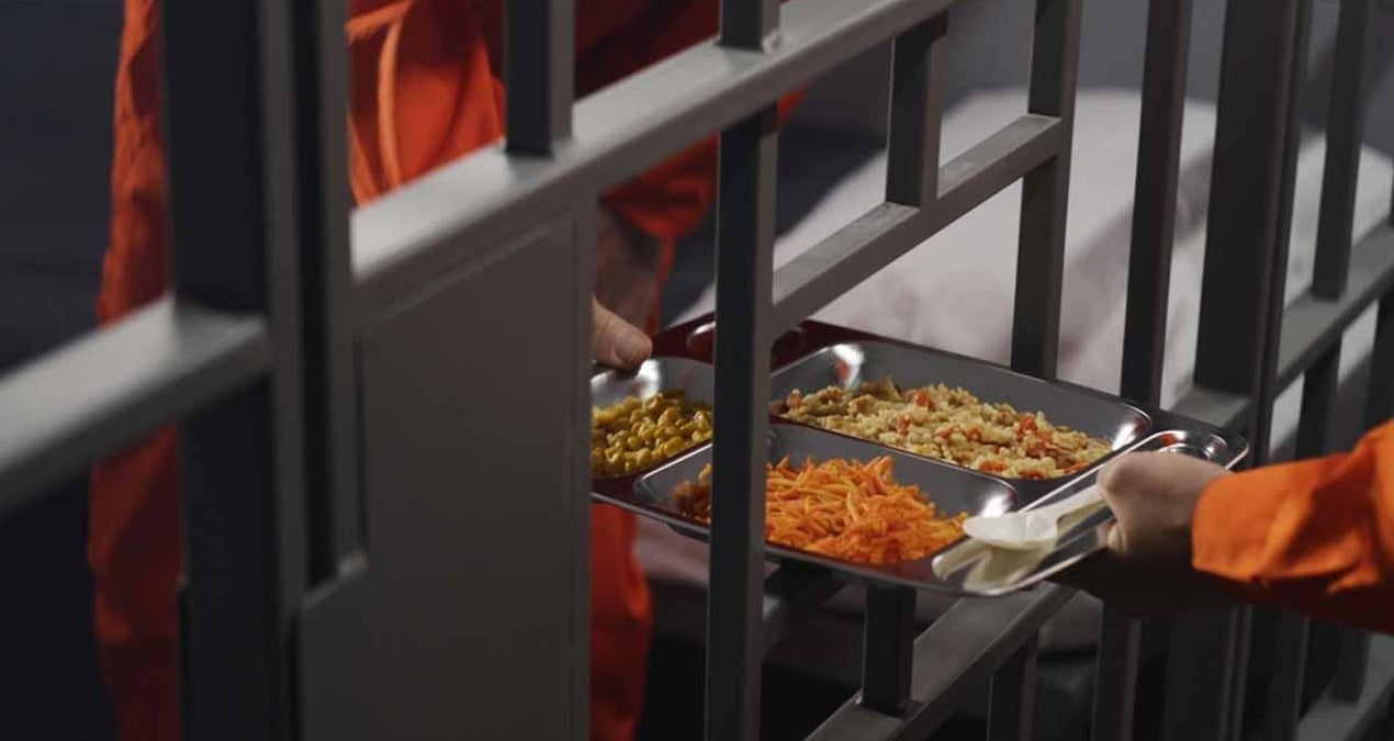 birinde et luks digerinde bir kus sutu eksik iste ulke ulke hapishane menuleri HWI9c5Rh