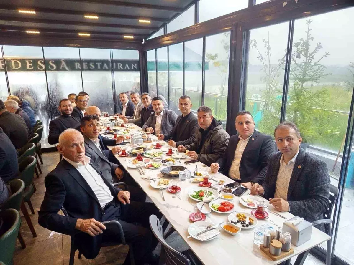 caycumada 19 ekim muhtarlar gunu kutlandi Mc4cMQQ2.jpg