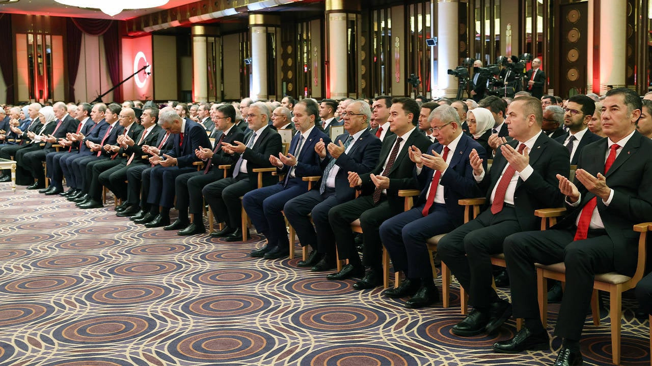 cumhuriyet resepsiyonundan flas notlar mhpden kimse katilmadi pPwJc8NY.jpg