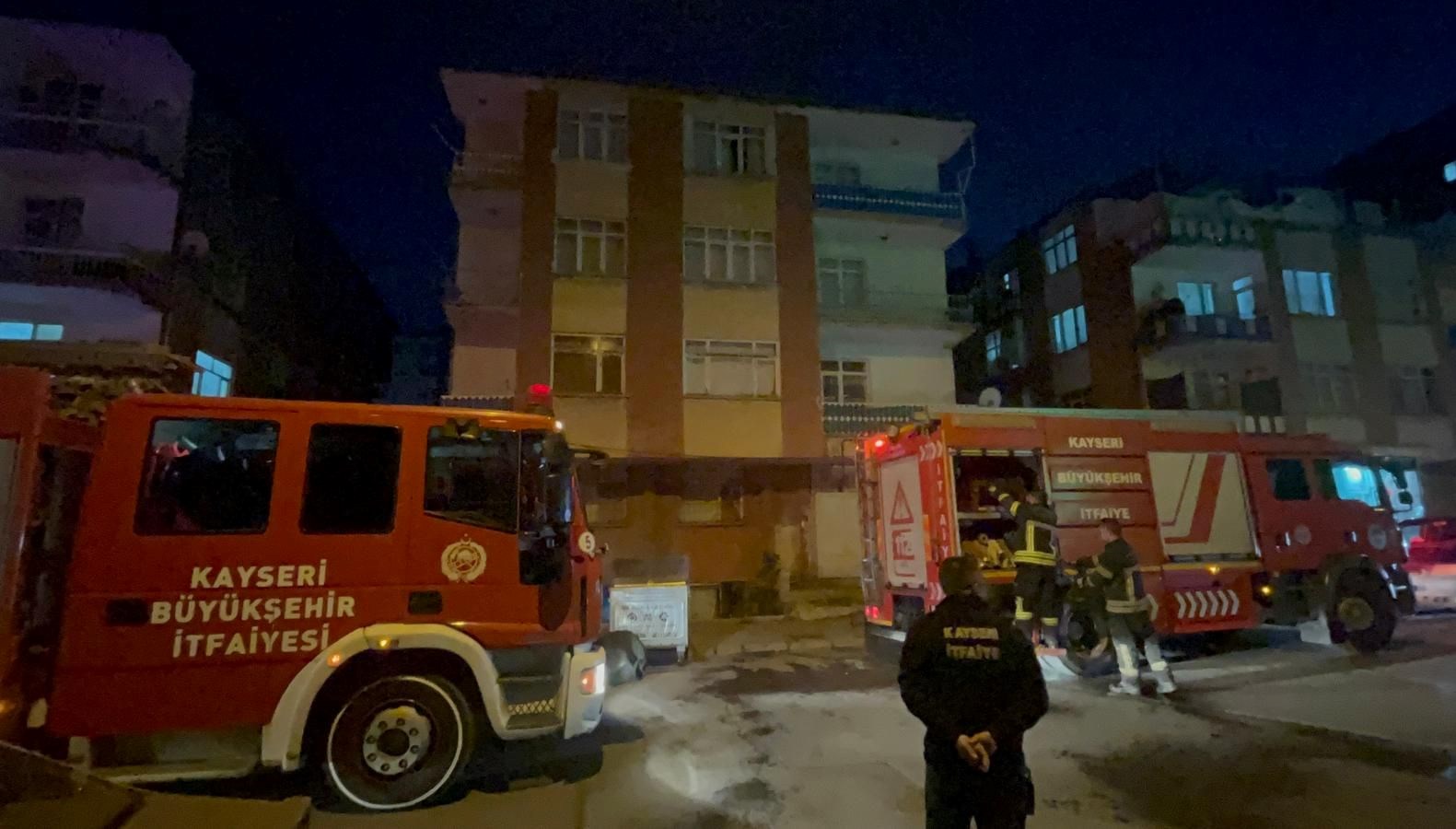 kayseride yangin panigi4 cocuk dumandan etkilendi 5LVQFSuR.jpg