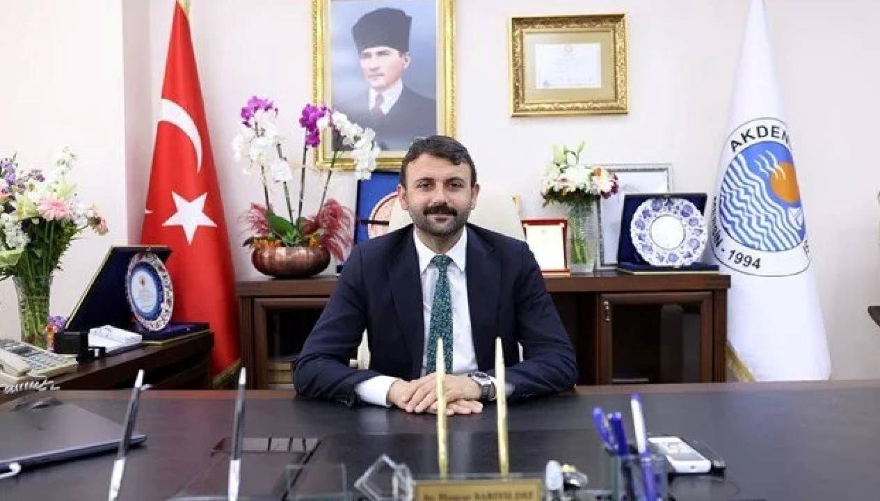 eski akdeniz belediye baskani sariyildiz tahliye edildi v5p8CAxH.jpg