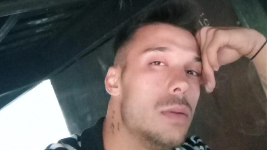 İzmir’de Müzisyen Emre Duman Bıçaklı Saldırı Sonucu Hayatını Kaybetti