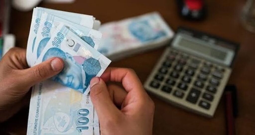 memurlarin-temmuz-zammi-neredeyse-belli-iste-ogretmen-polis-ve-doktorlarin-yeni-maas-listesi-zN1cx9XI