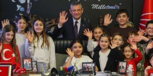 ozgur-ozel-23-nisanda-makam-koltugunu-hatayli-elisa-doka-devretti-cH9bmtmk