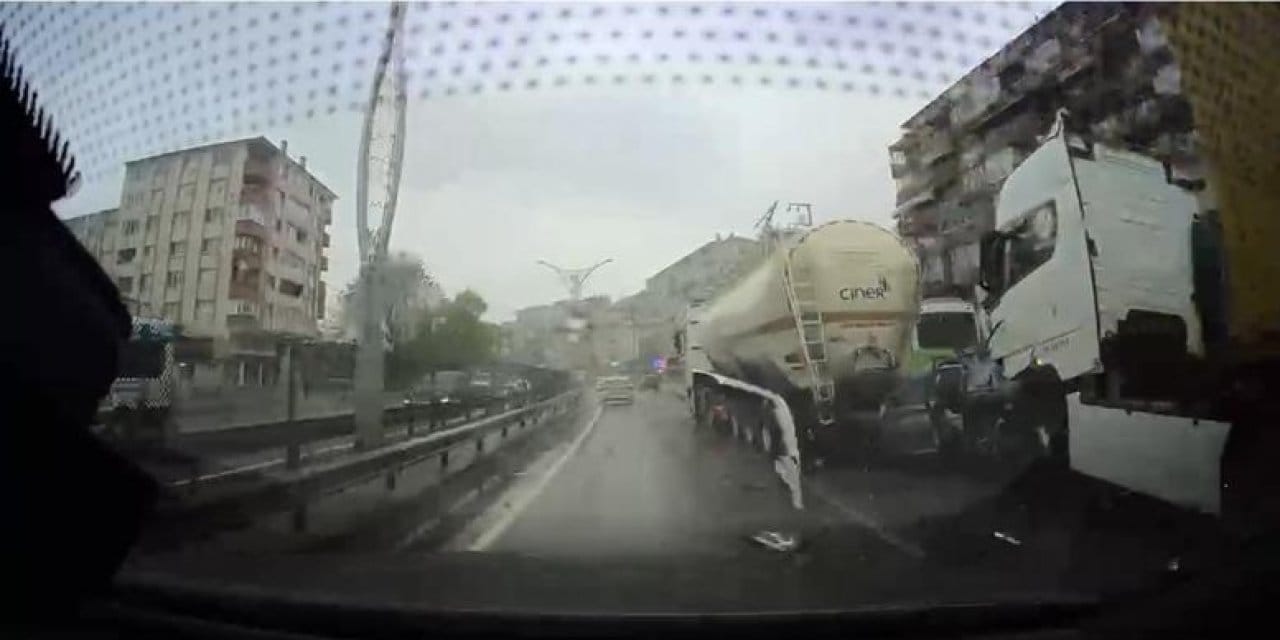 Kocaeli’de Zincirleme Kaza: Otomobil TIR ve Tanker Arasında Mahsur Kaldı